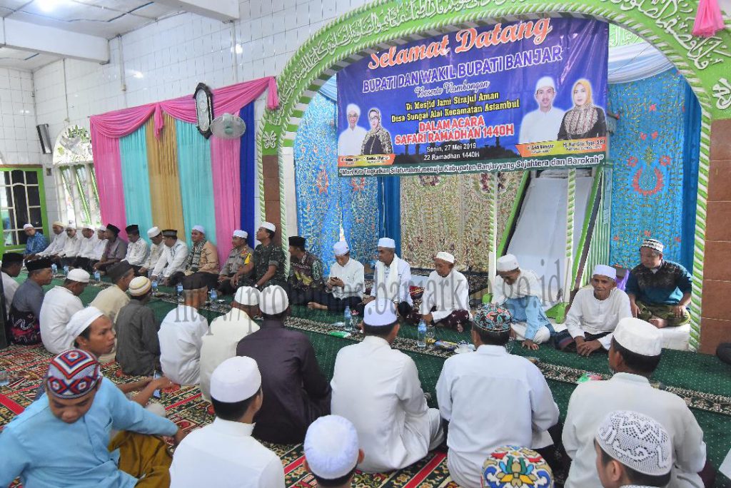 MELALUI SAFARI RAMADHAN  KECAMATAN ASTAMBUL BUPATI BANJAR 